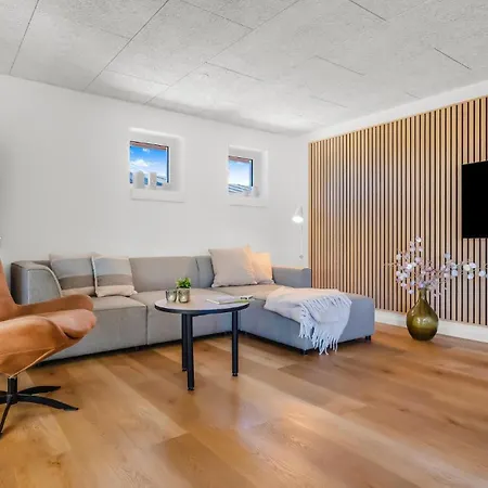 Holiday home Exclusive With Sauna Sj348